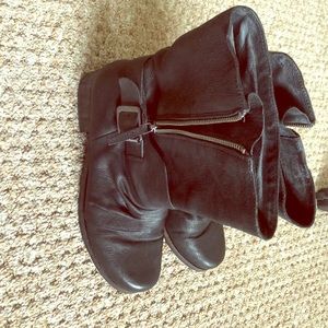 Vince Camuto Woman combat boots 🥾